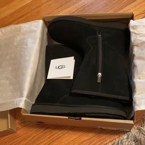🆕UGG Celvin Boots NIB & BAG * PRICE IS FIRM